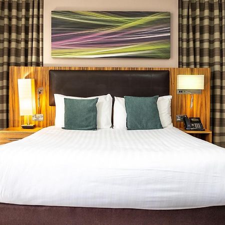 Uno Hotel Heathrow Windsor スラウ エクステリア 写真