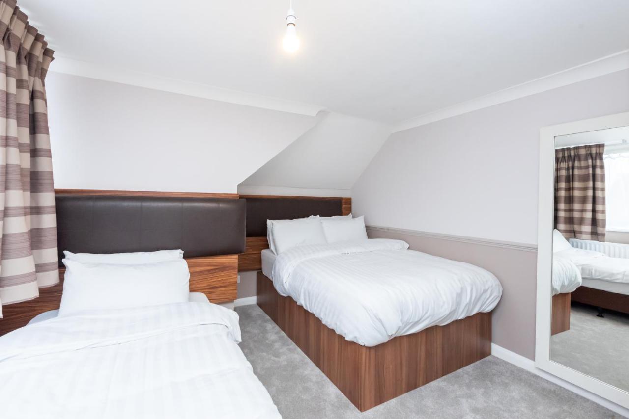Uno Hotel Heathrow Windsor スラウ エクステリア 写真