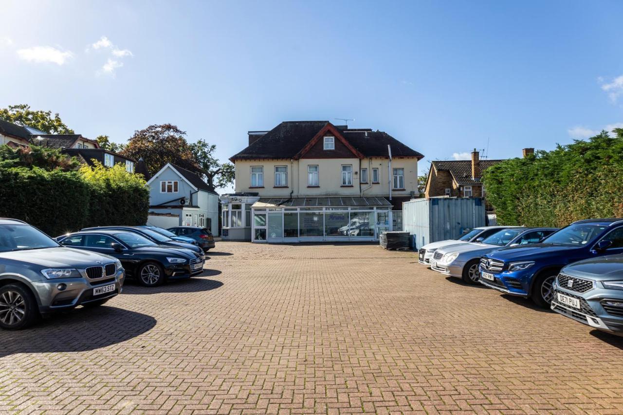 Uno Hotel Heathrow Windsor スラウ エクステリア 写真