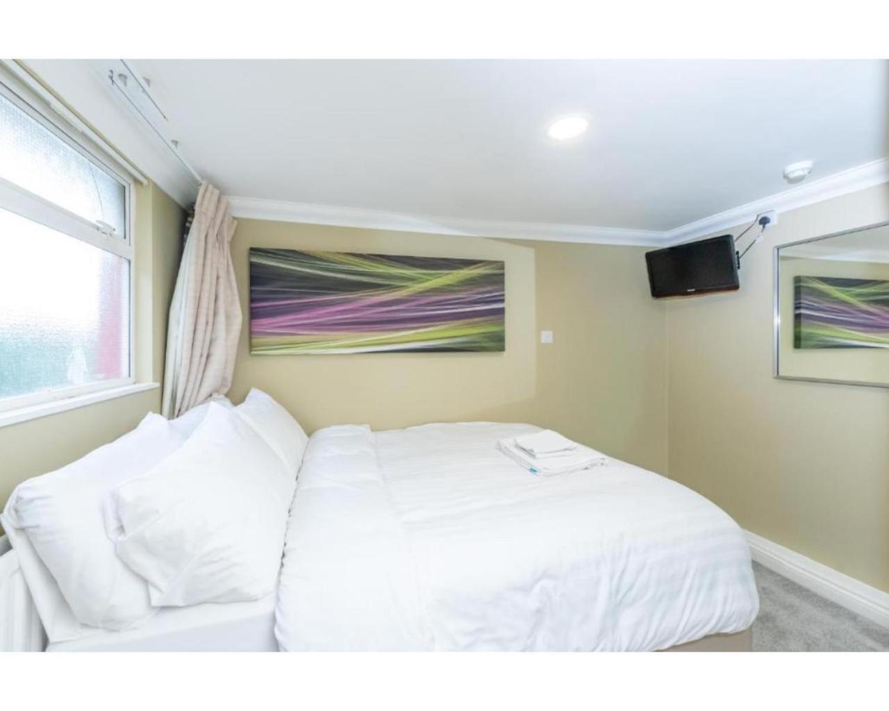Uno Hotel Heathrow Windsor スラウ 部屋 写真