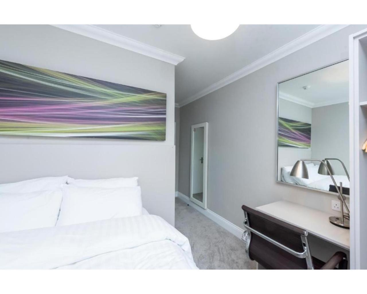 Uno Hotel Heathrow Windsor スラウ 部屋 写真